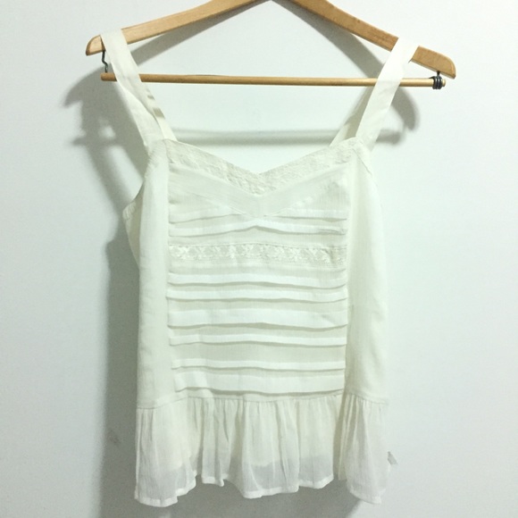 American Eagle Outfitters Tops - EUC American Eagle Lace Top